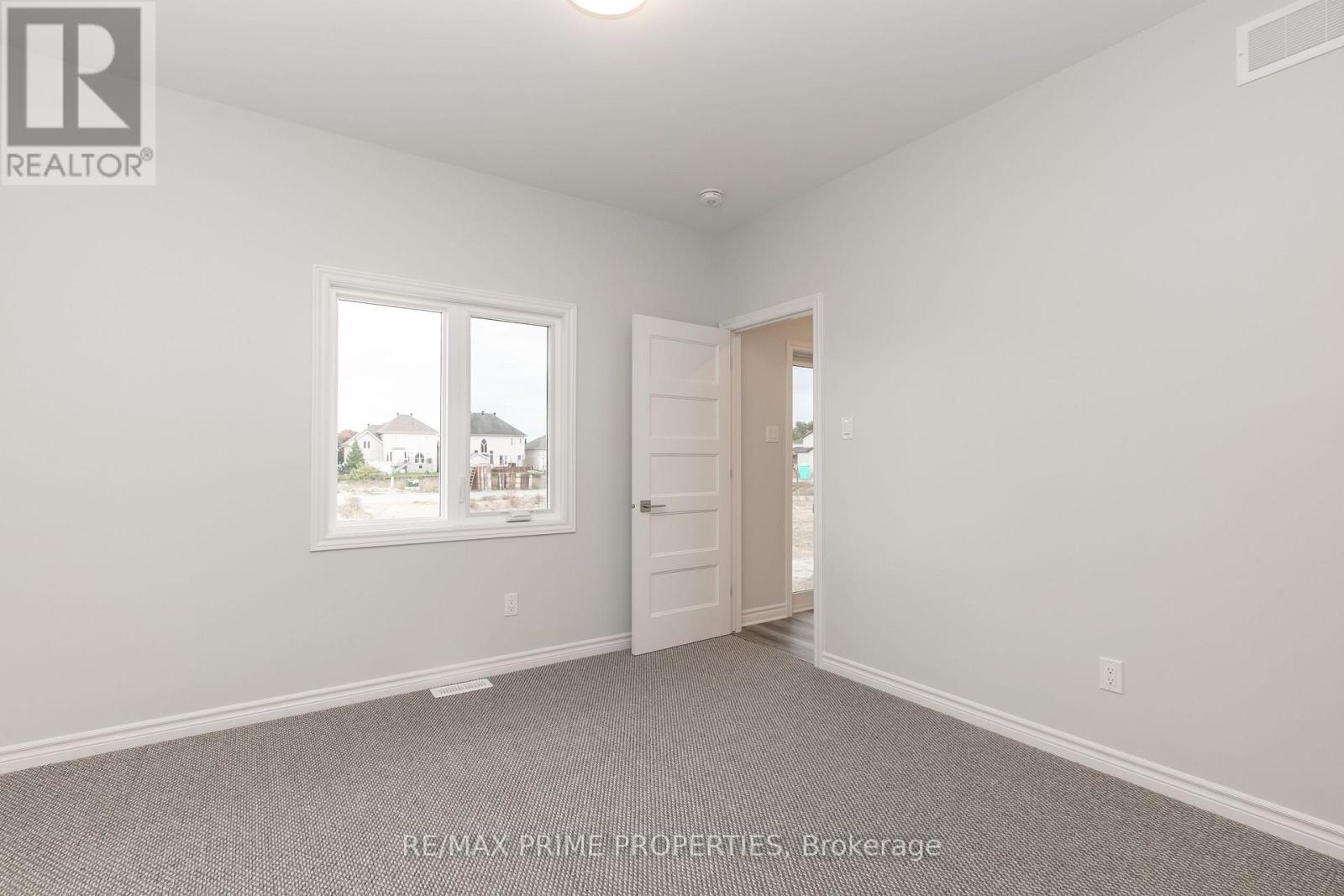 562 Regina Street, Russell, Ontario  K0A 1W0 - Photo 22 - X12450611