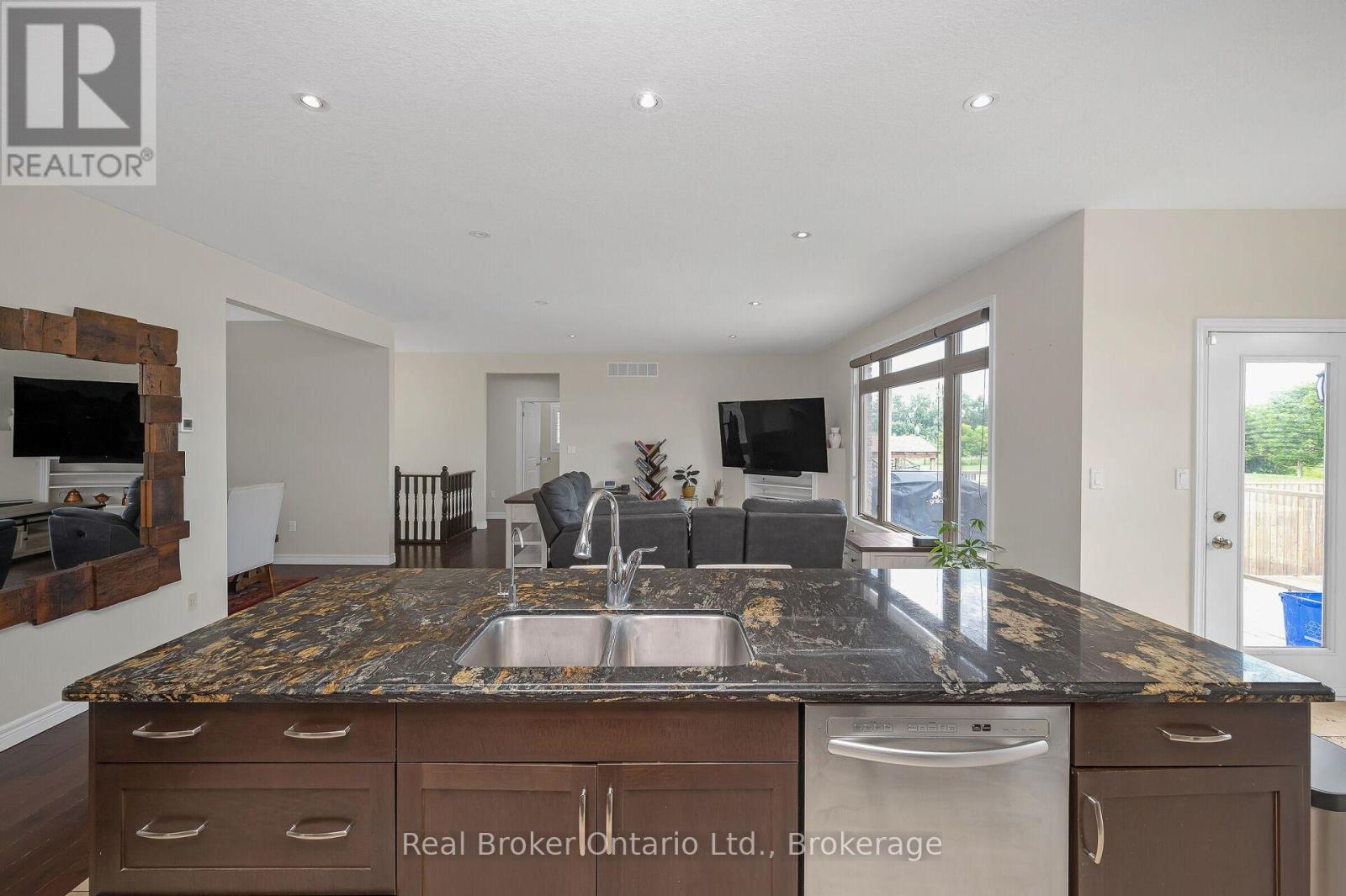 628 Mt. Pleasant Road, Brant, Ontario  N0E 1K0 - Photo 15 - X12450626