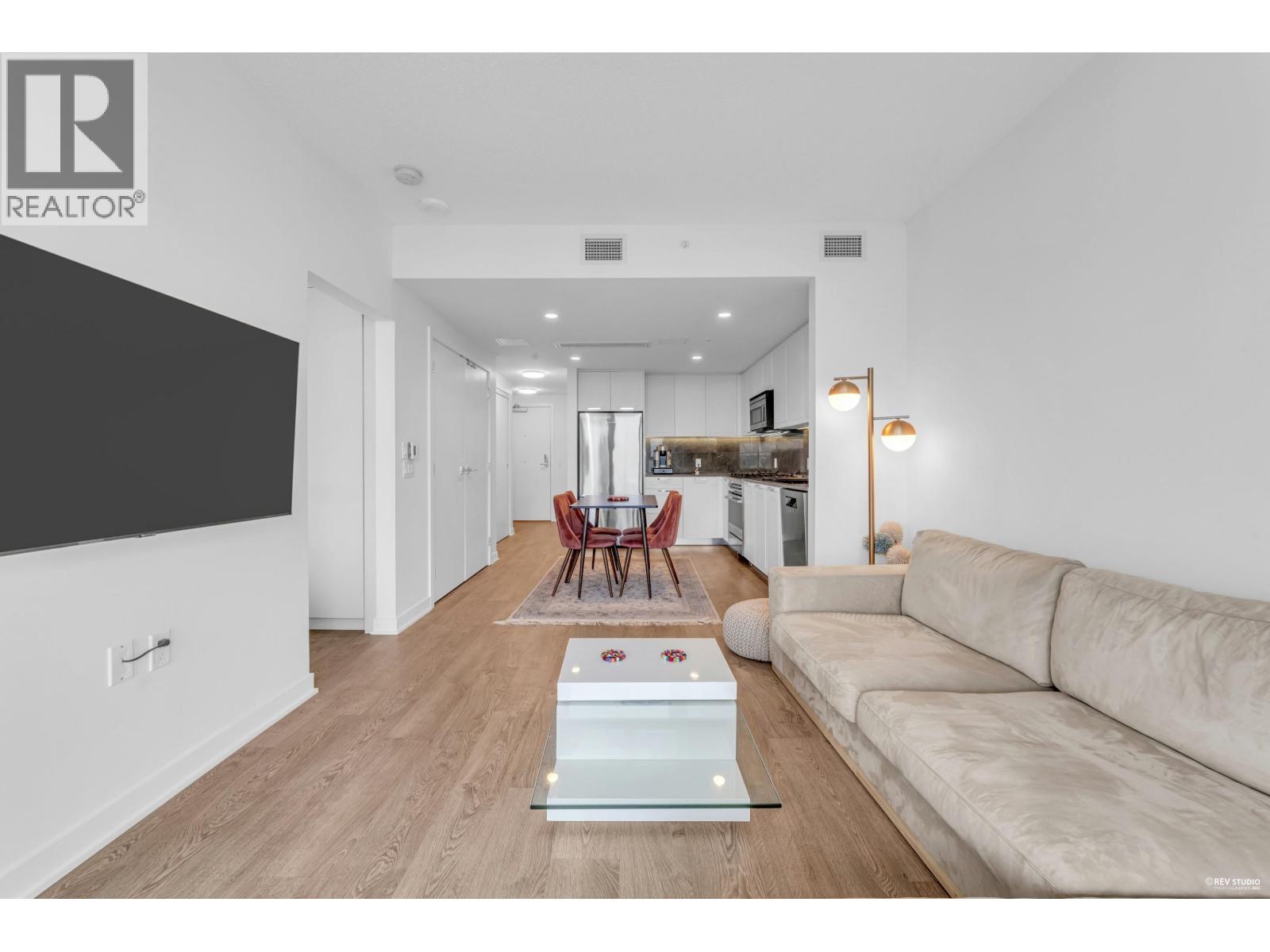 2402 1401 Hunter Street, North Vancouver, British Columbia  V7J 1H3 - Photo 4 - R3056382