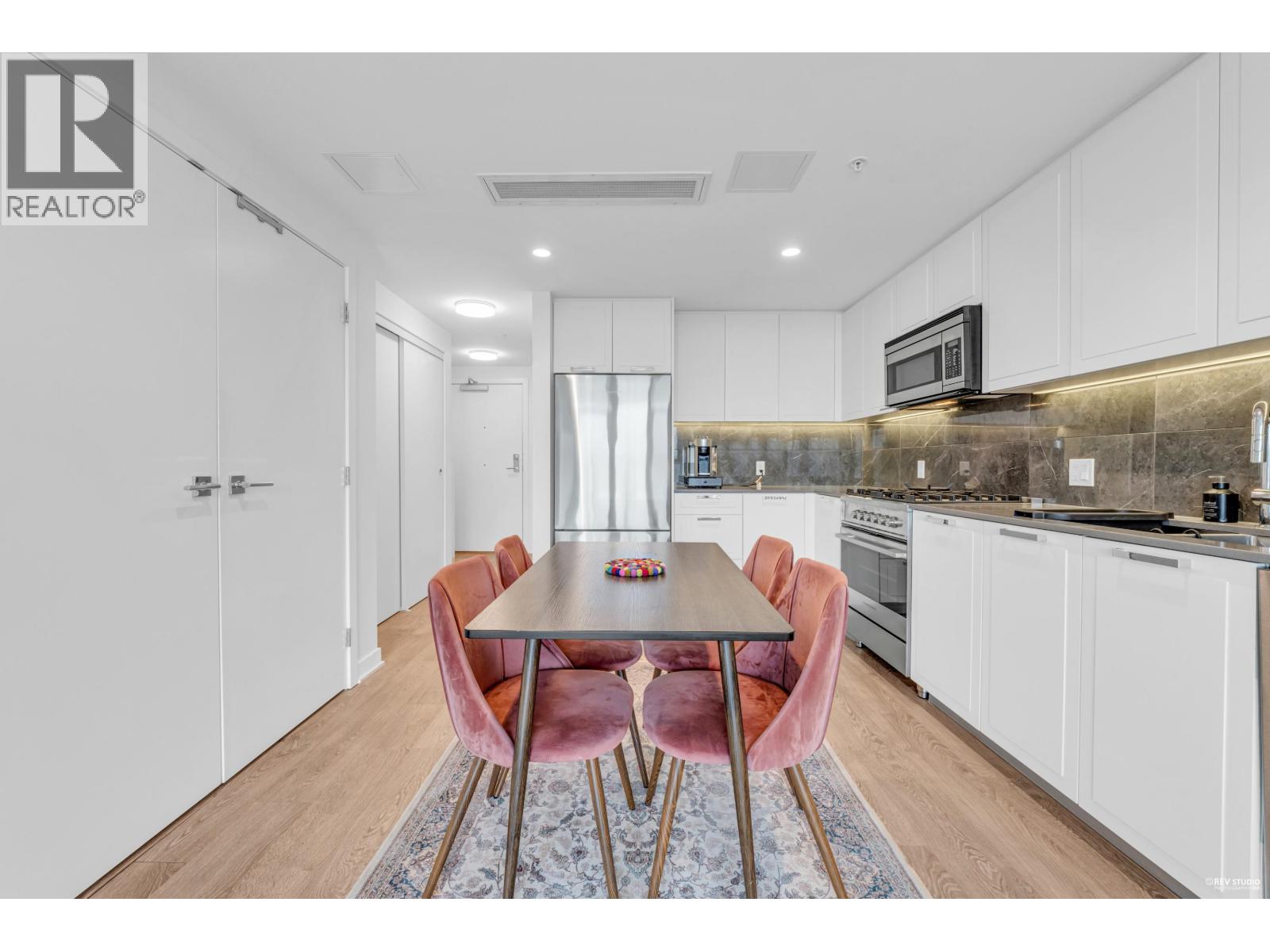 2402 1401 Hunter Street, North Vancouver, British Columbia  V7J 1H3 - Photo 6 - R3056382