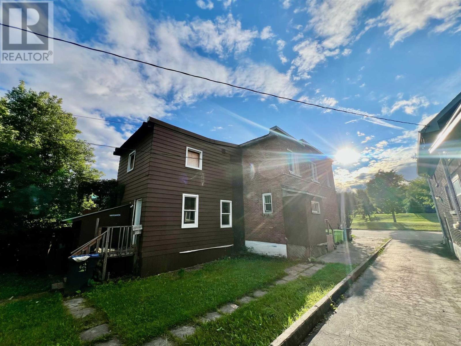 228 Hudson St, Sault Ste. Marie, Ontario  P6A 1T5 - Photo 6 - SM252796