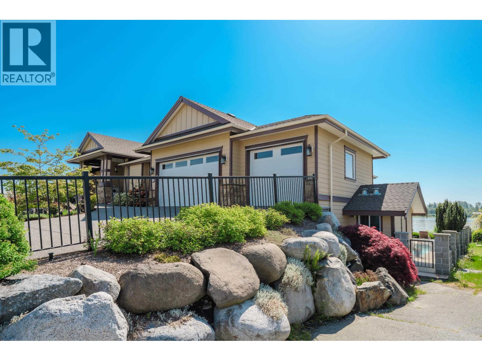 20282 Wharf Street, Maple Ridge, British Columbia  V2X 1A3 - Photo 10 - R3056196