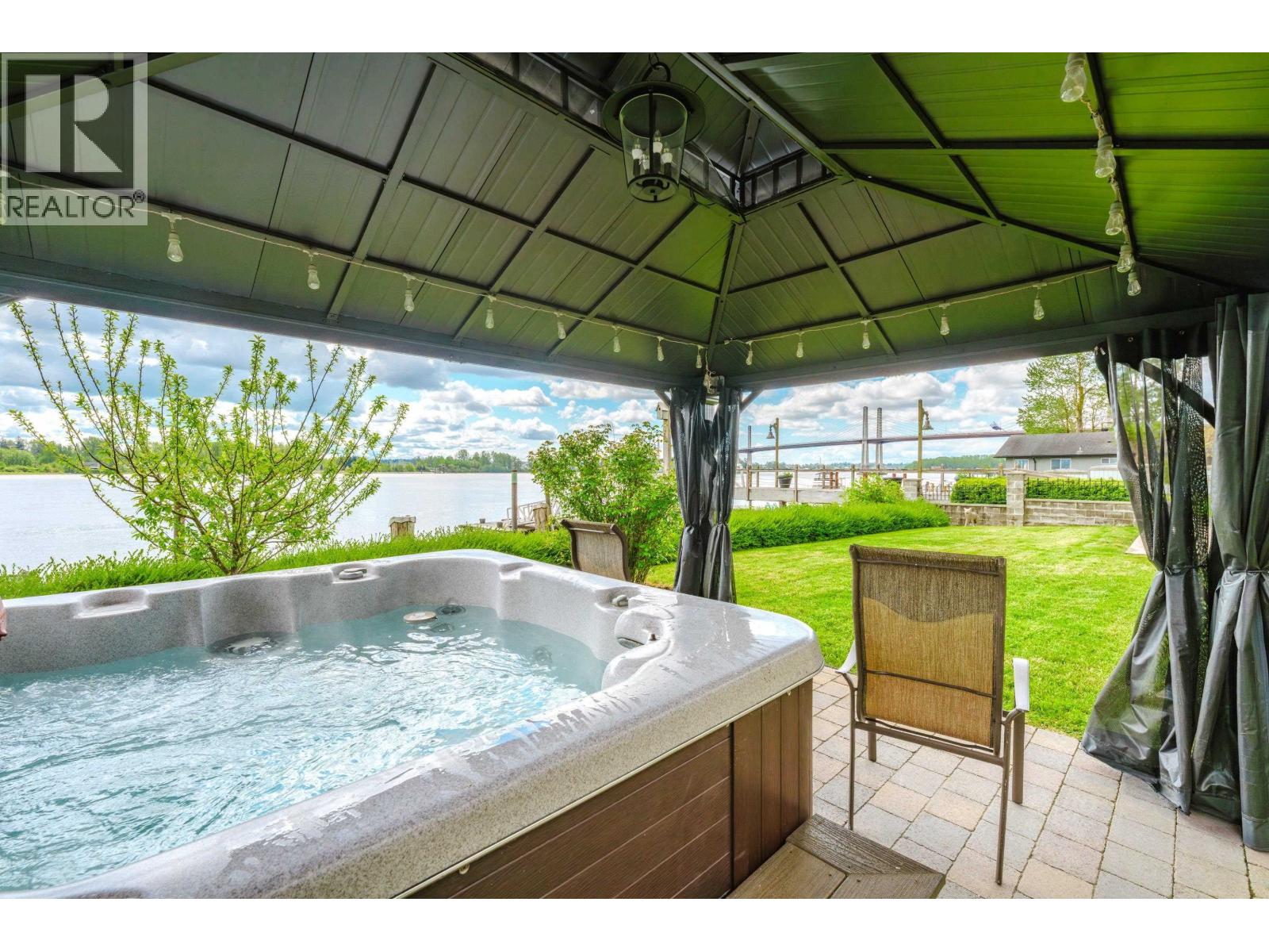 20282 Wharf Street, Maple Ridge, British Columbia  V2X 1A3 - Photo 6 - R3056196