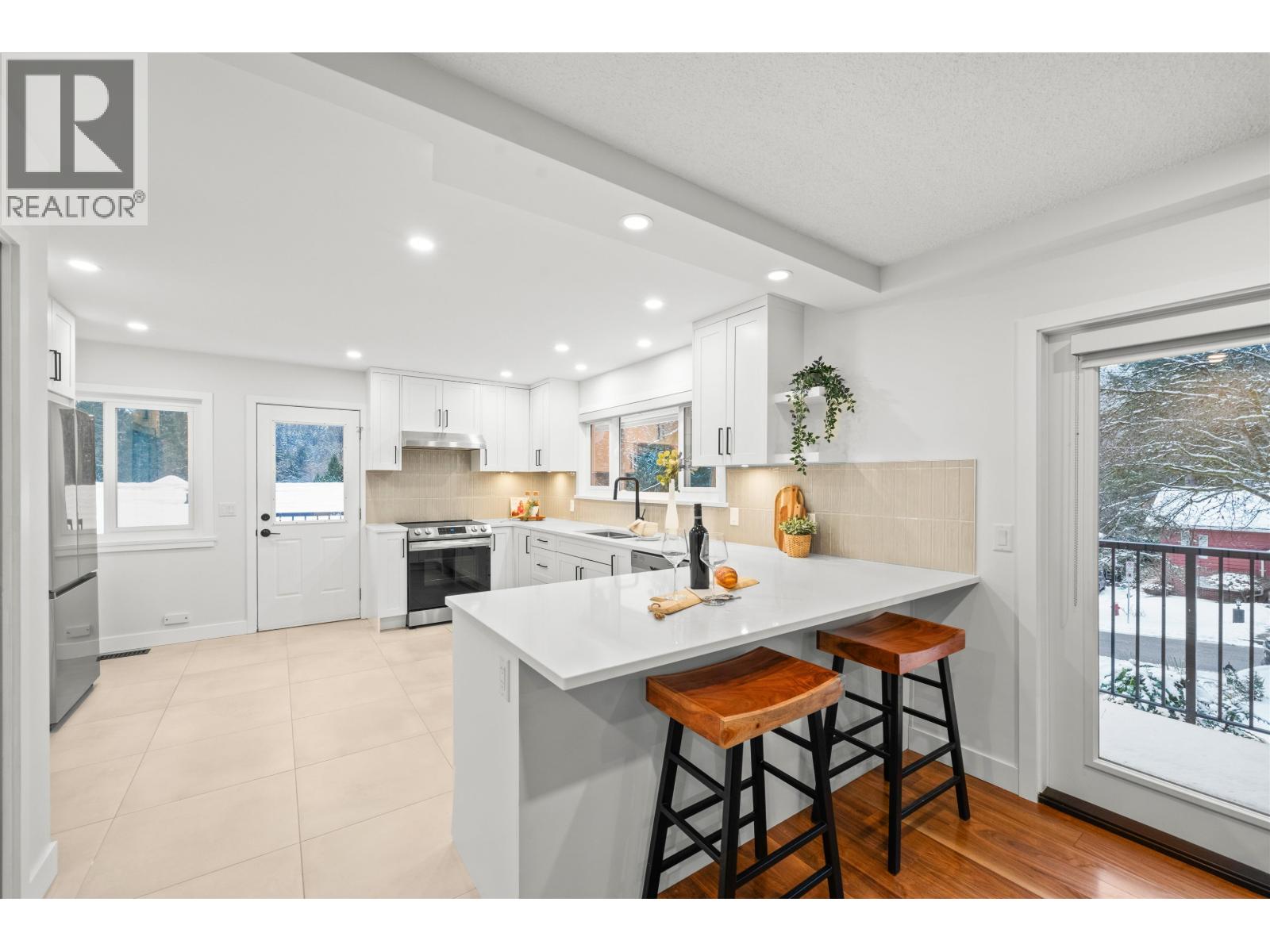 4593 Cliffmont Road, North Vancouver, British Columbia  V7G 1J8 - Photo 11 - R3056371
