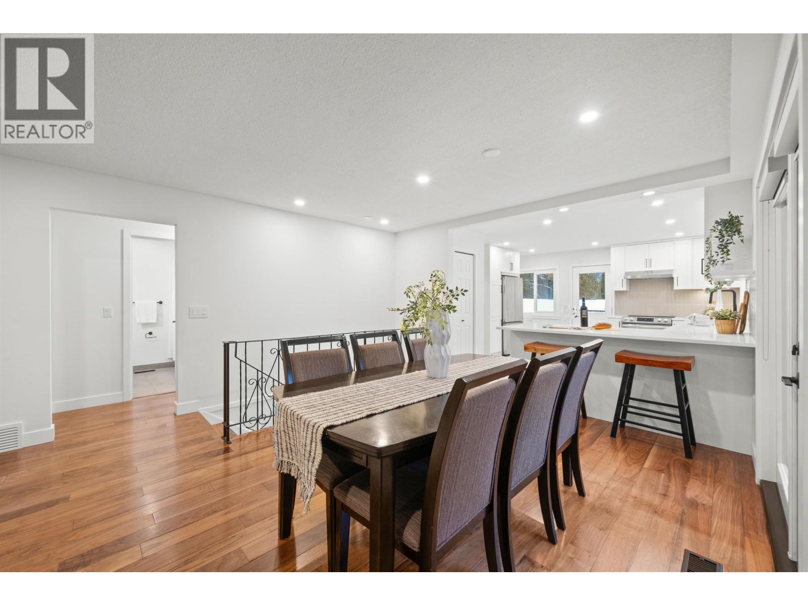 4593 Cliffmont Road, North Vancouver, British Columbia  V7G 1J8 - Photo 6 - R3056371