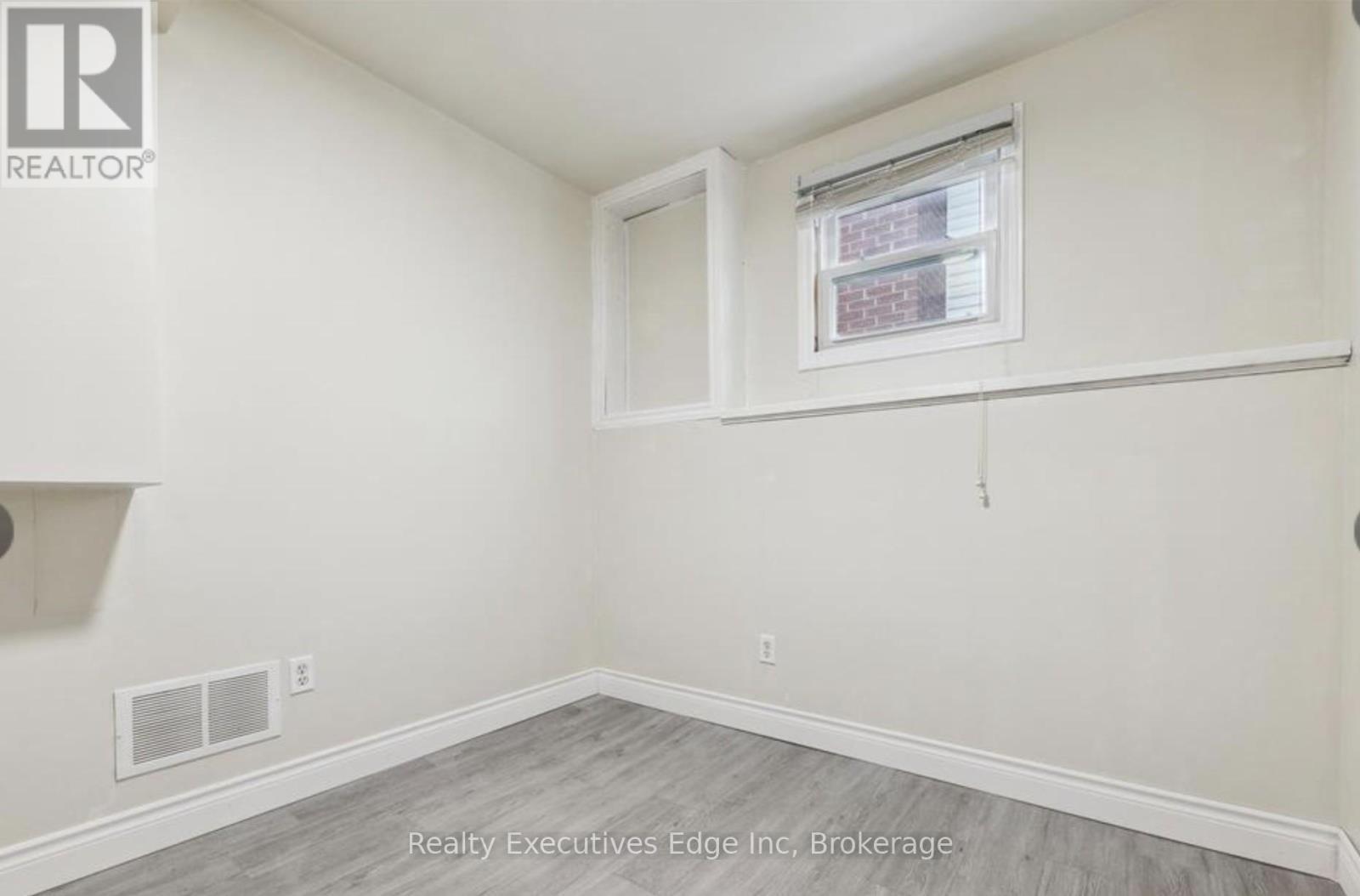 65 Overbank Drive, Oshawa, Ontario  L1J 7Y8 - Photo 10 - E12449515