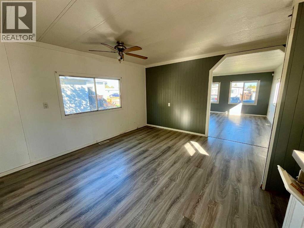 15, 4802 54 Avenue, Camrose, Alberta  T4V 3A5 - Photo 8 - A2260317
