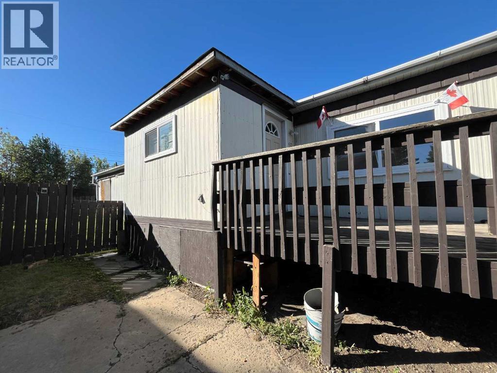 15, 4802 54 Avenue, Camrose, Alberta  T4V 3A5 - Photo 3 - A2260317