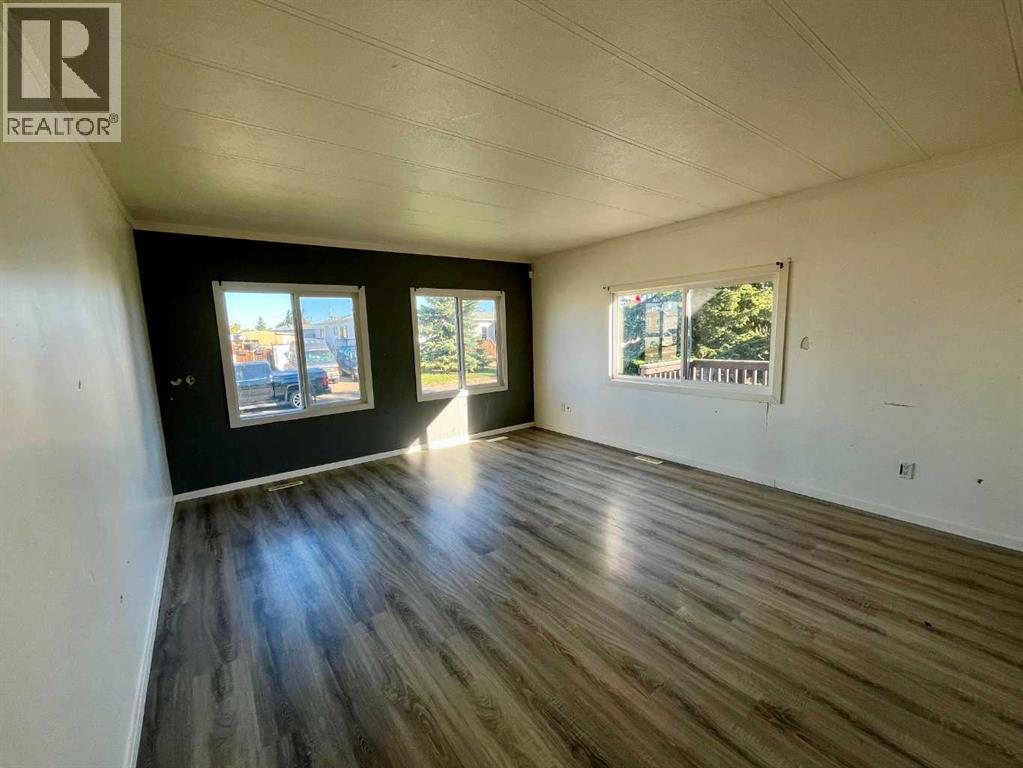 15, 4802 54 Avenue, Camrose, Alberta  T4V 3A5 - Photo 6 - A2260317