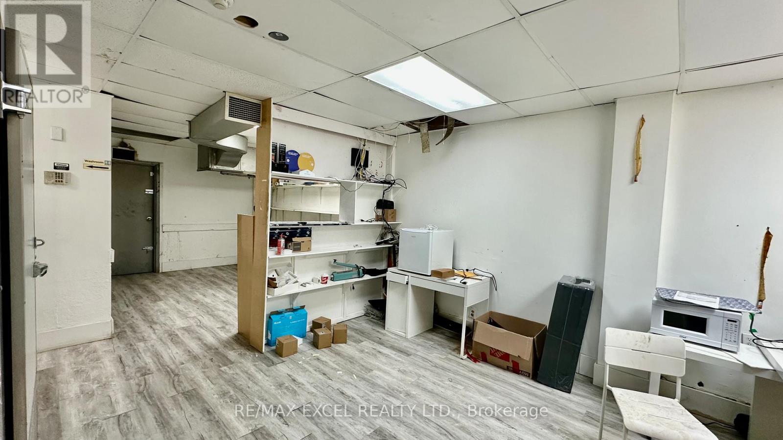 Lower - 357 Spadina Avenue, Toronto, Ontario  M5P 2V6 - Photo 4 - C12450616