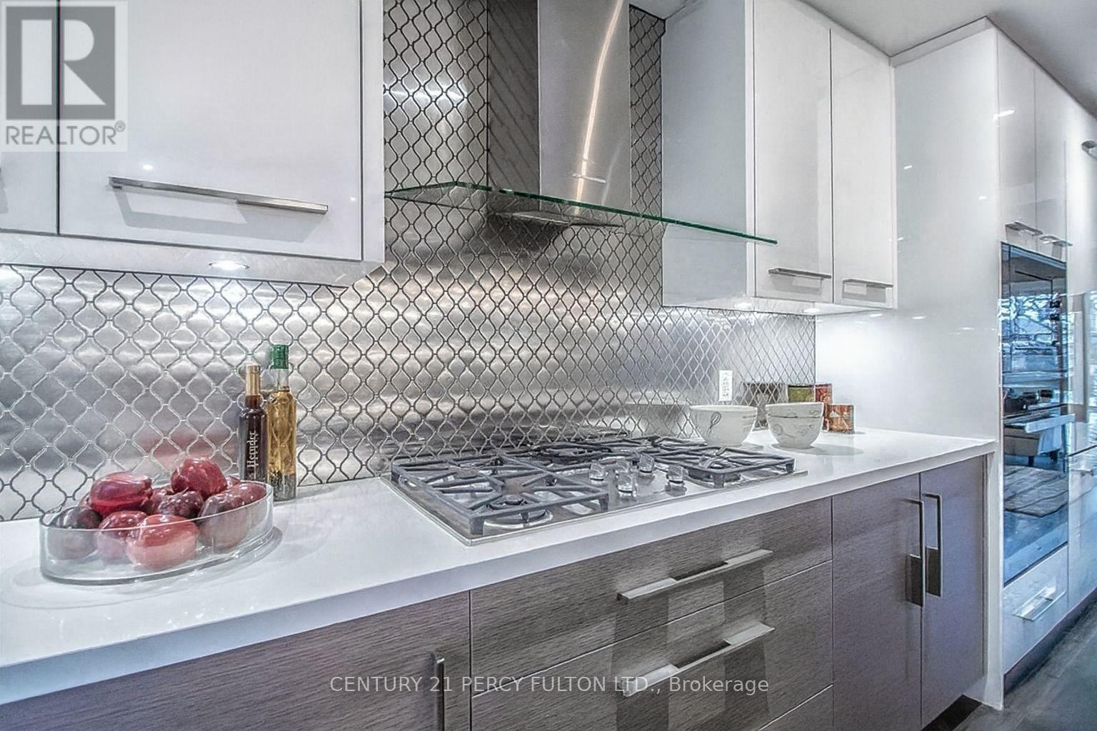 26 Aldenham Crescent, Toronto, Ontario  M3A 1S2 - Photo 8 - C12450617