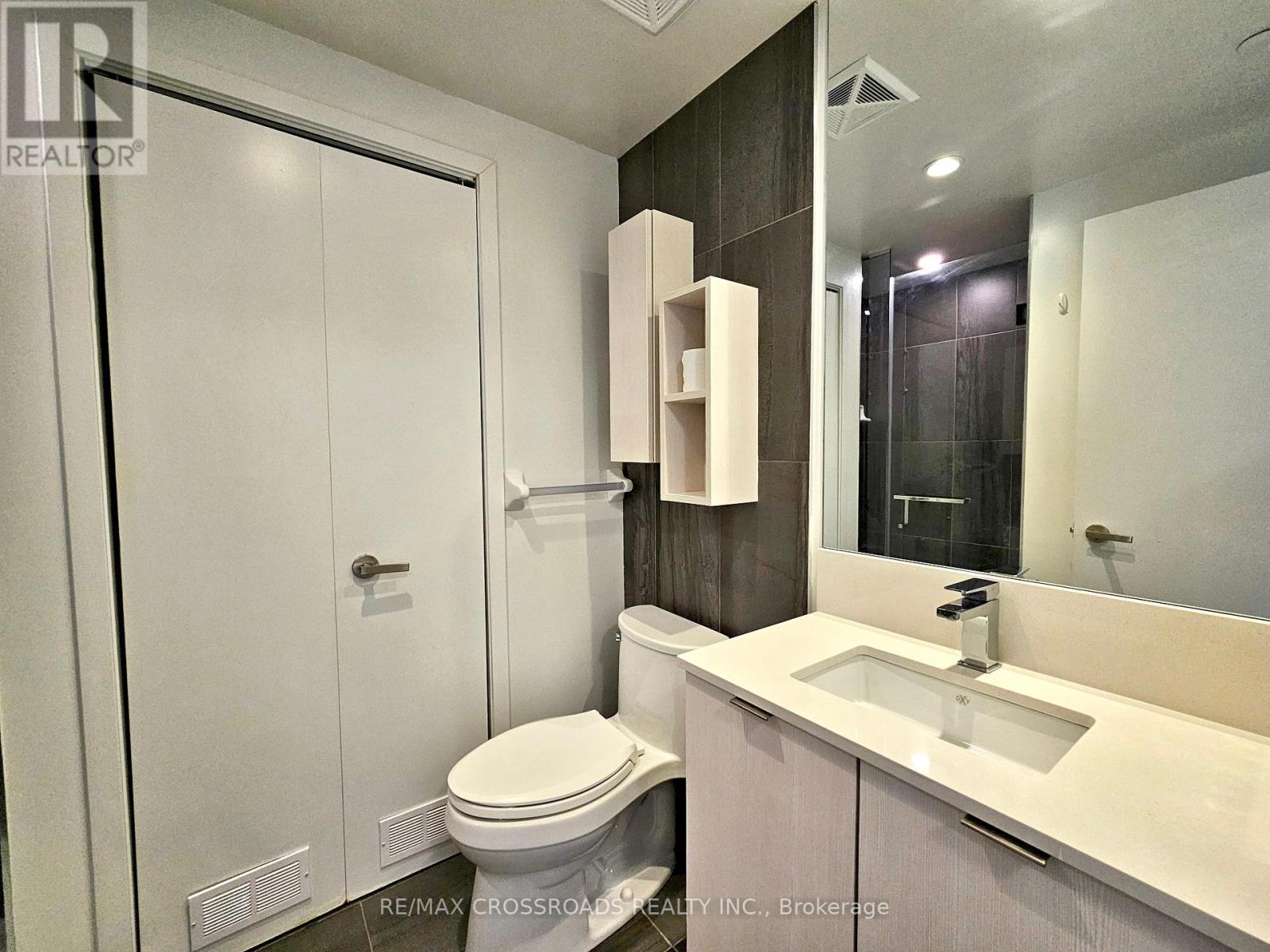 3113 St - 195 Redpath Avenue, Toronto, Ontario  M4P 0E4 - Photo 4 - C12450620