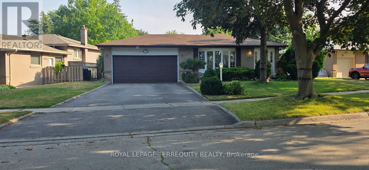 31 STONEFIELD CRESCENT, Toronto, Ontario