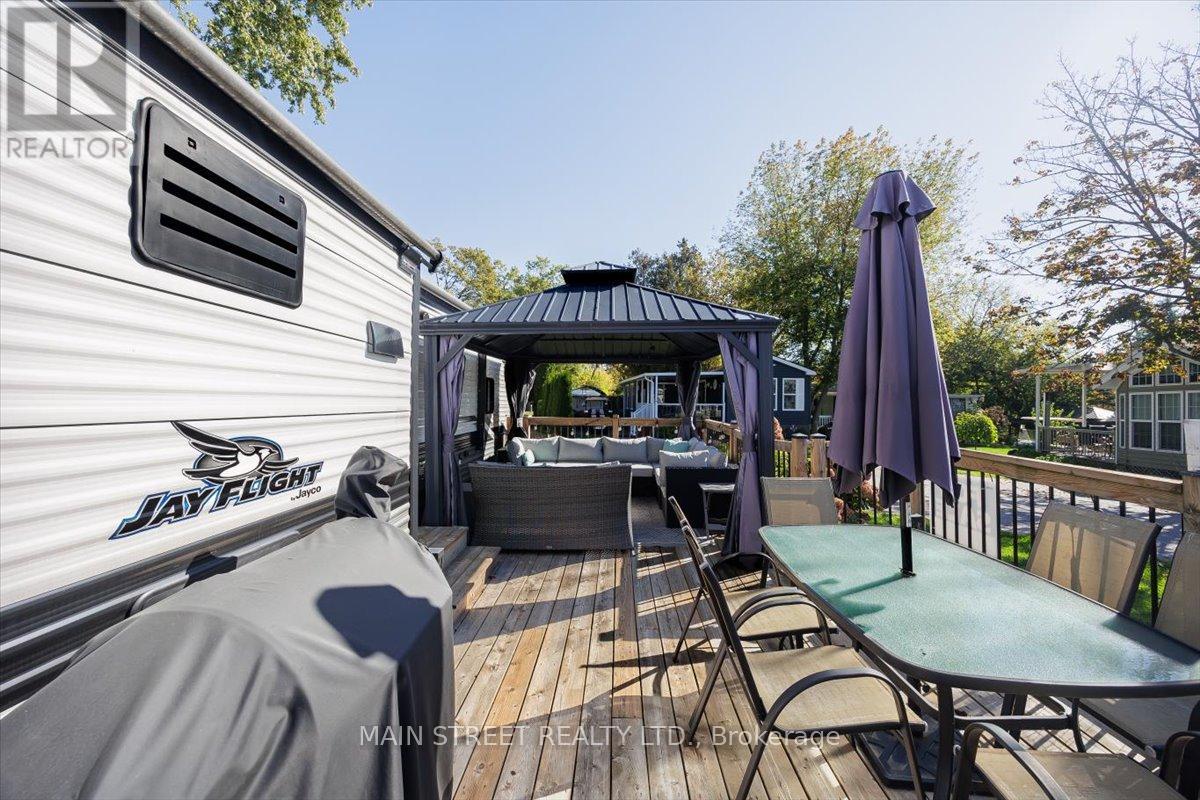 15 Hawaiian Circle, Whitchurch-Stouffville, Ontario  L0G 1E0 - Photo 23 - N12450609
