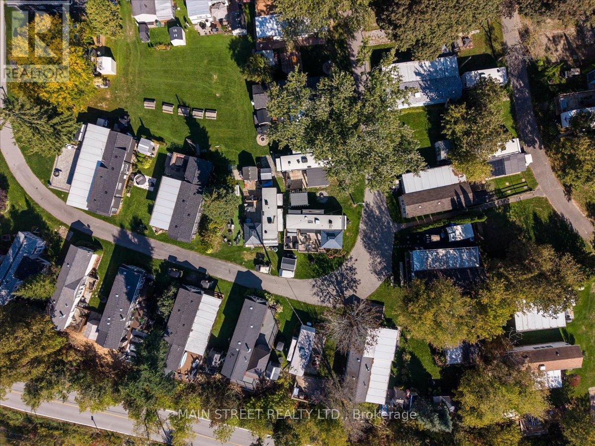 15 Hawaiian Circle, Whitchurch-Stouffville, Ontario  L0G 1E0 - Photo 5 - N12450609