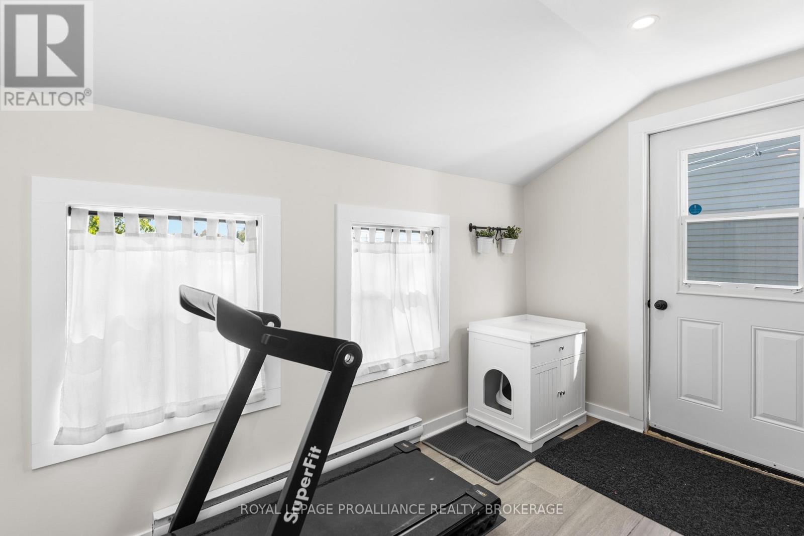 457 Garden Street, Gananoque, Ontario  K7G 1J6 - Photo 11 - X12450672