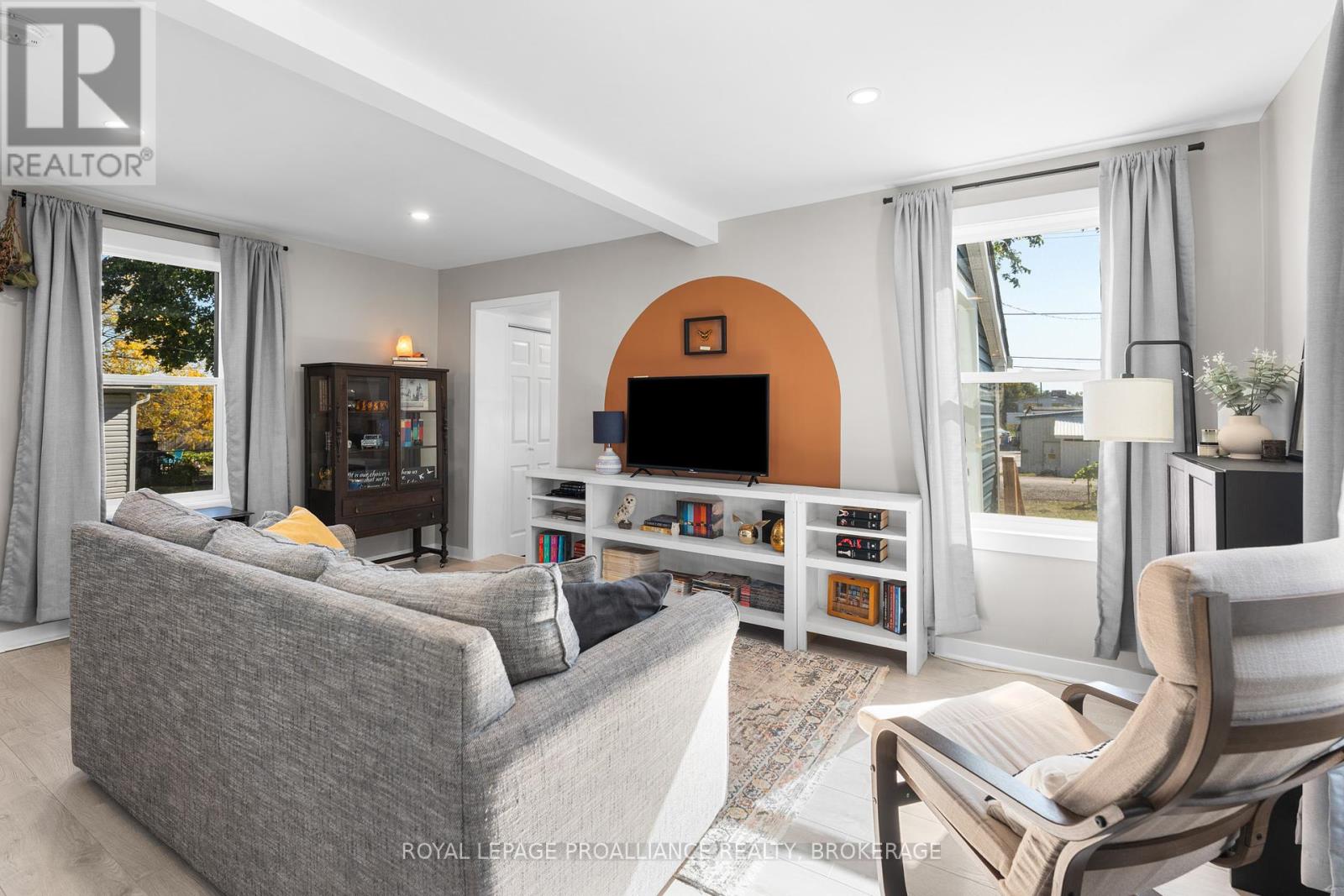 457 Garden Street, Gananoque, Ontario  K7G 1J6 - Photo 4 - X12450672