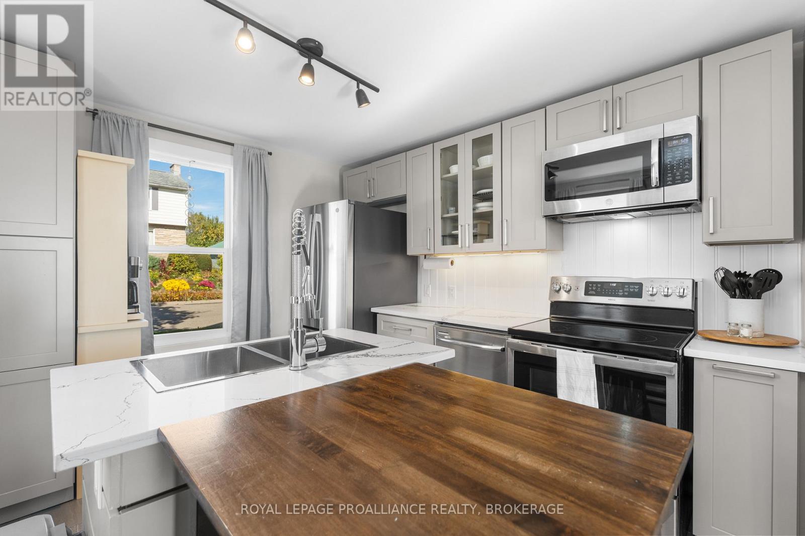 457 Garden Street, Gananoque, Ontario  K7G 1J6 - Photo 8 - X12450672