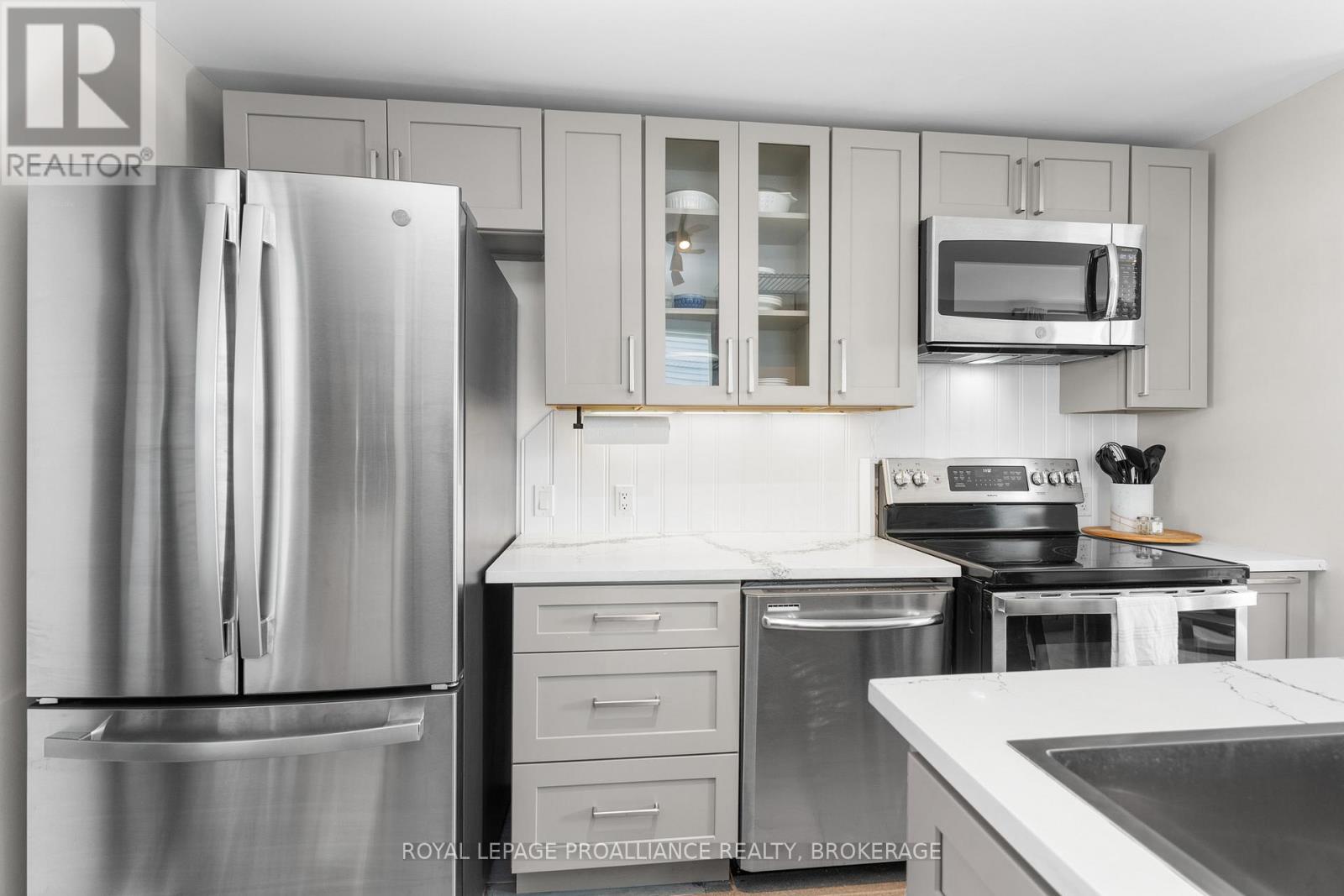 457 Garden Street, Gananoque, Ontario  K7G 1J6 - Photo 9 - X12450672