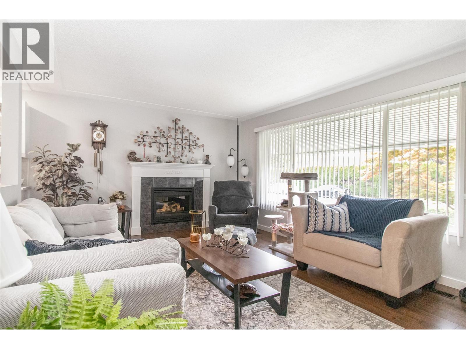 230 Ponto Road, Kelowna, British Columbia  V1X 2G1 - Photo 2 - 10365211