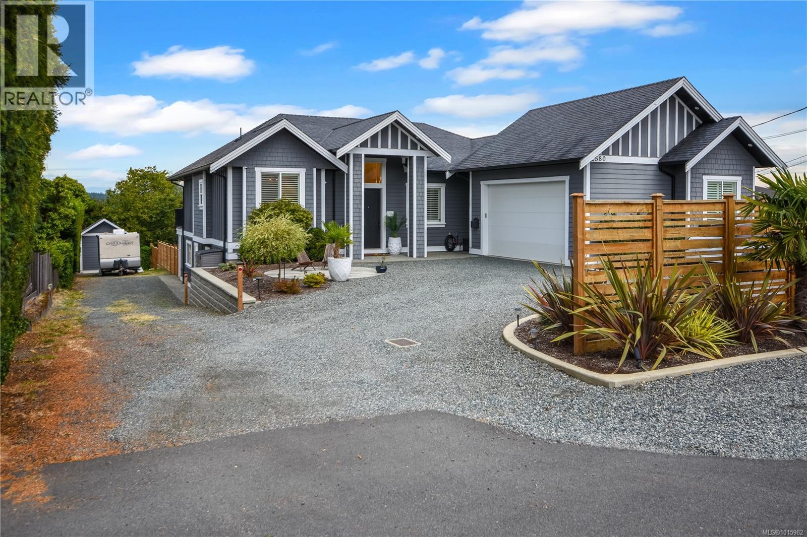 2580 Holyrood Dr, Nanaimo, British Columbia  V9S 4K9 - Photo 2 - 1015982