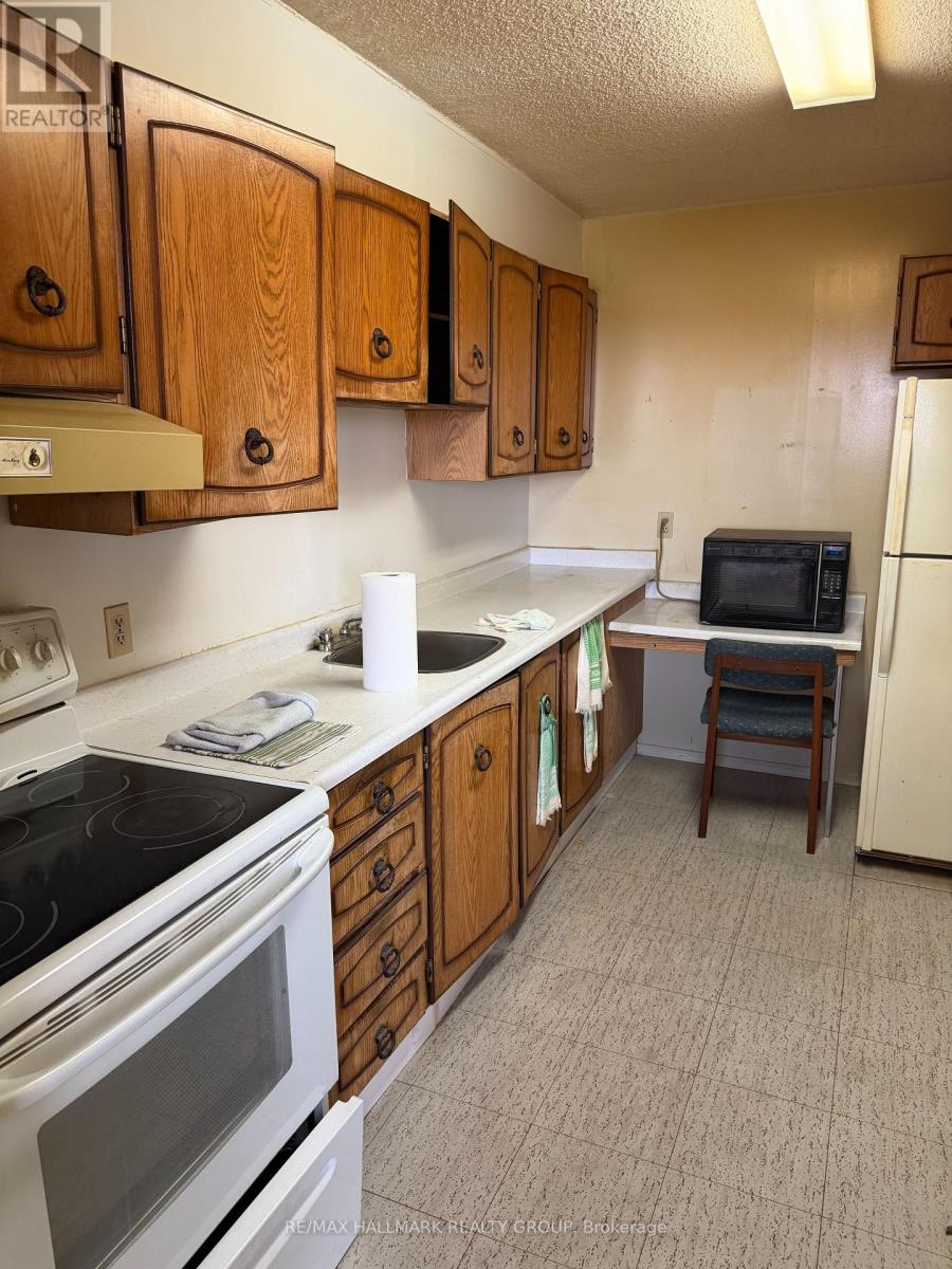 1007 - 665 Bathgate Drive, Ottawa, Ontario  K1K 3Y4 - Photo 3 - X12450653