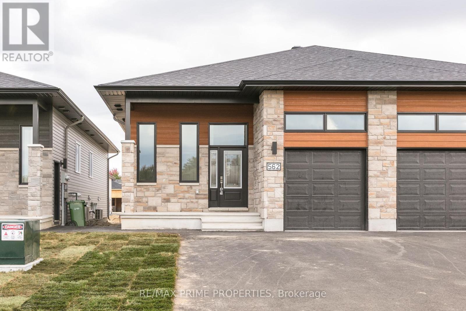 A - 562 REGINA STREET, Russell, Ontario