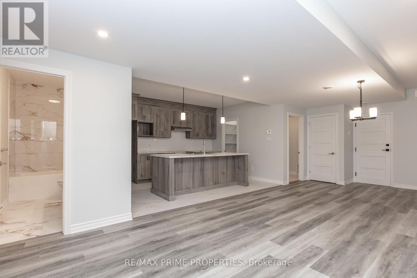 A - 562 Regina Street, Russell, Ontario  K0A 1W0 - Photo 10 - X12450657