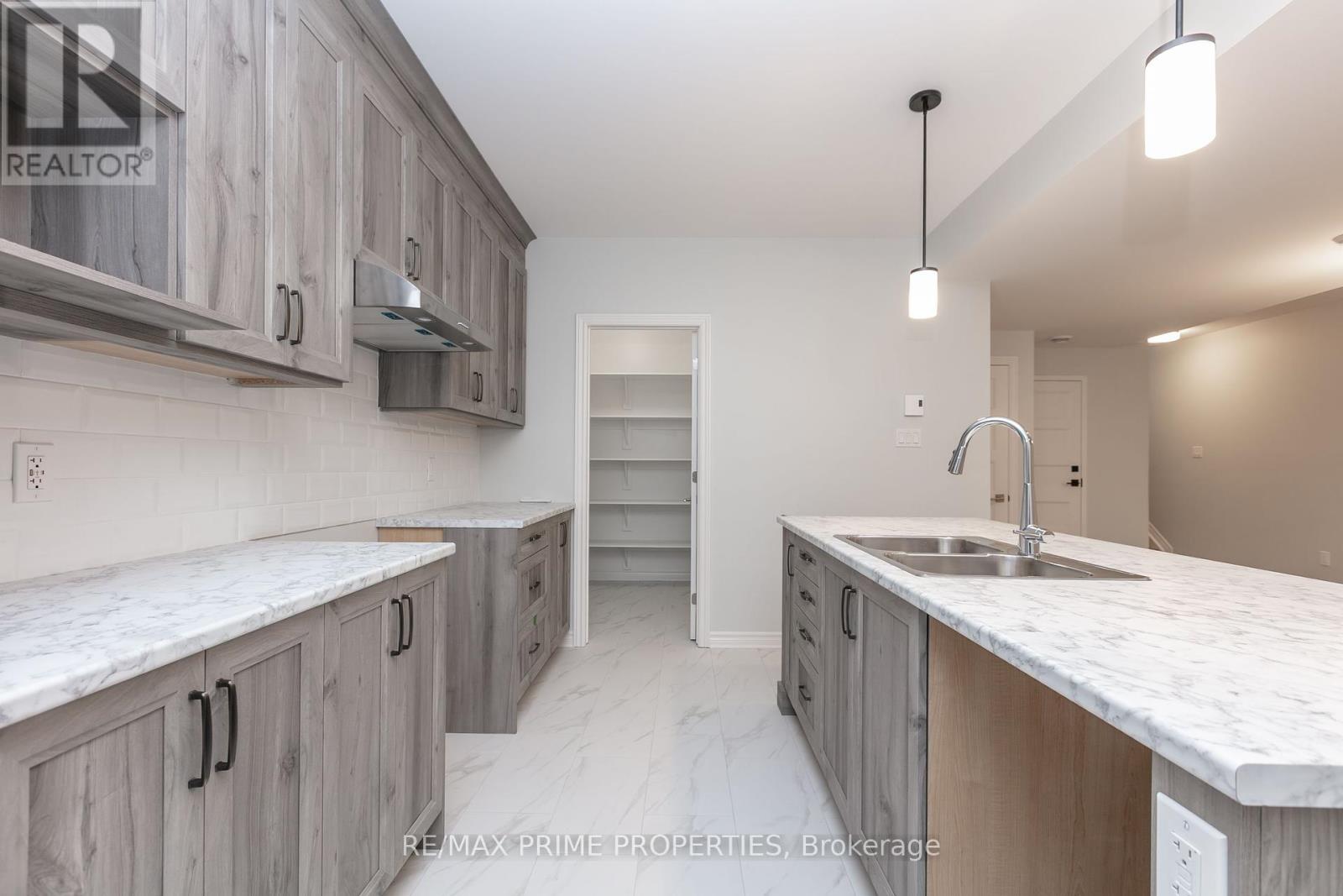 A - 562 Regina Street, Russell, Ontario  K0A 1W0 - Photo 8 - X12450657