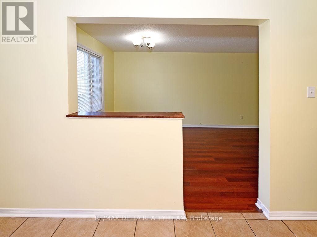 138 Montana Way, Ottawa, Ontario  K2J 4M4 - Photo 10 - X12450696