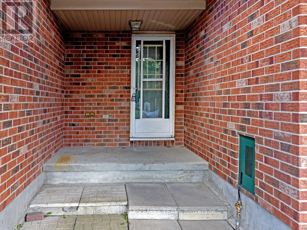 138 Montana Way, Ottawa, Ontario  K2J 4M4 - Photo 3 - X12450696