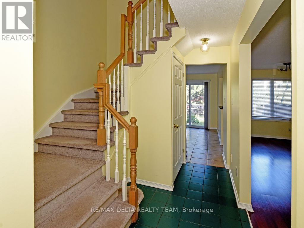 138 Montana Way, Ottawa, Ontario  K2J 4M4 - Photo 5 - X12450696