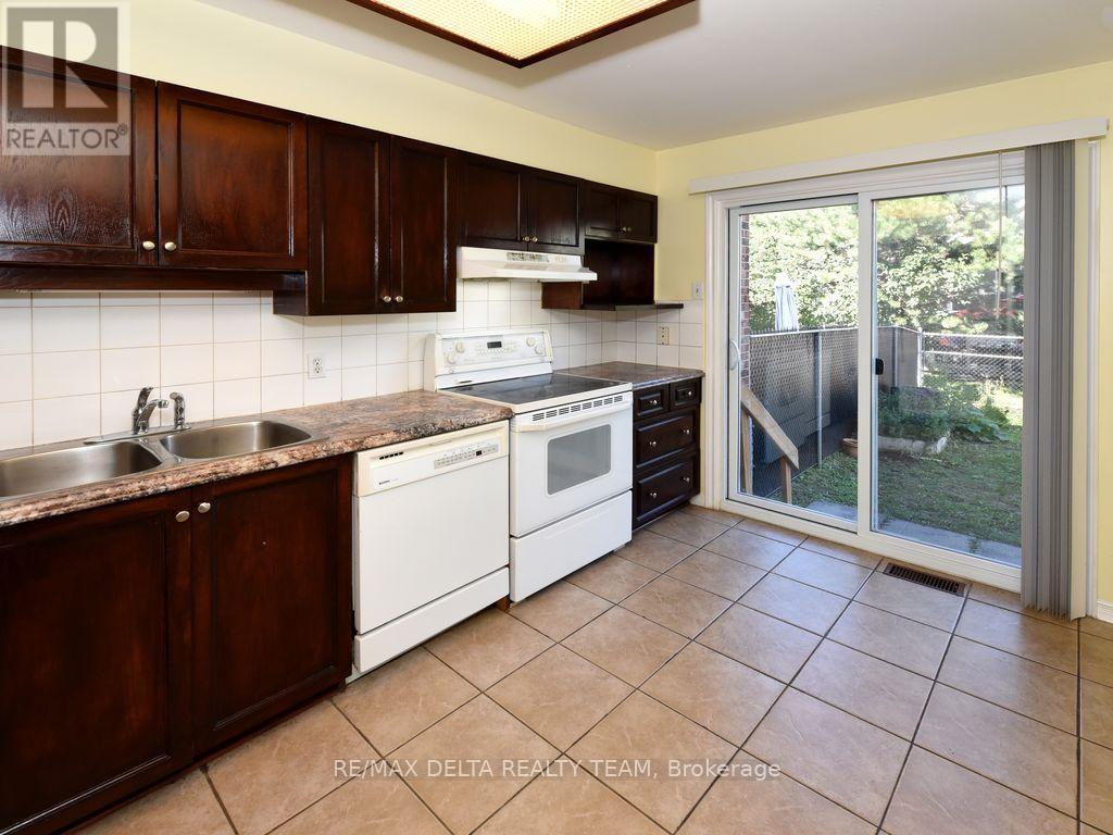 138 Montana Way, Ottawa, Ontario  K2J 4M4 - Photo 7 - X12450696
