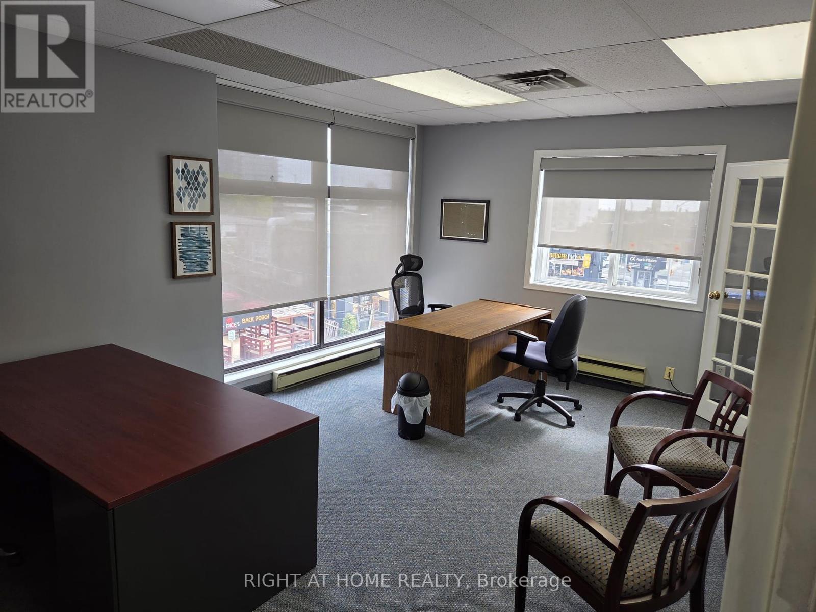 401 - 8 Stavebank Road N, Mississauga, Ontario  L5G 2T4 - Photo 7 - W12450615