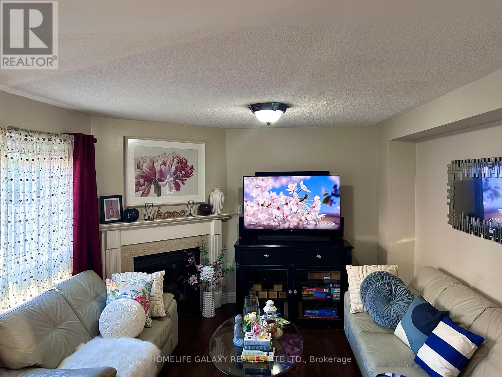 69 Crown Victoria Drive, Brampton (Fletcher's Meadow), Ontario  L7A 3X1 - Photo 10 - W12450618