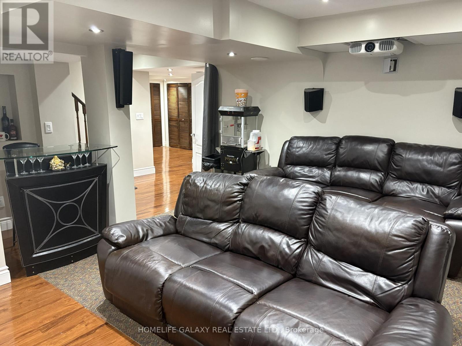 69 Crown Victoria Drive, Brampton (Fletcher's Meadow), Ontario  L7A 3X1 - Photo 21 - W12450618
