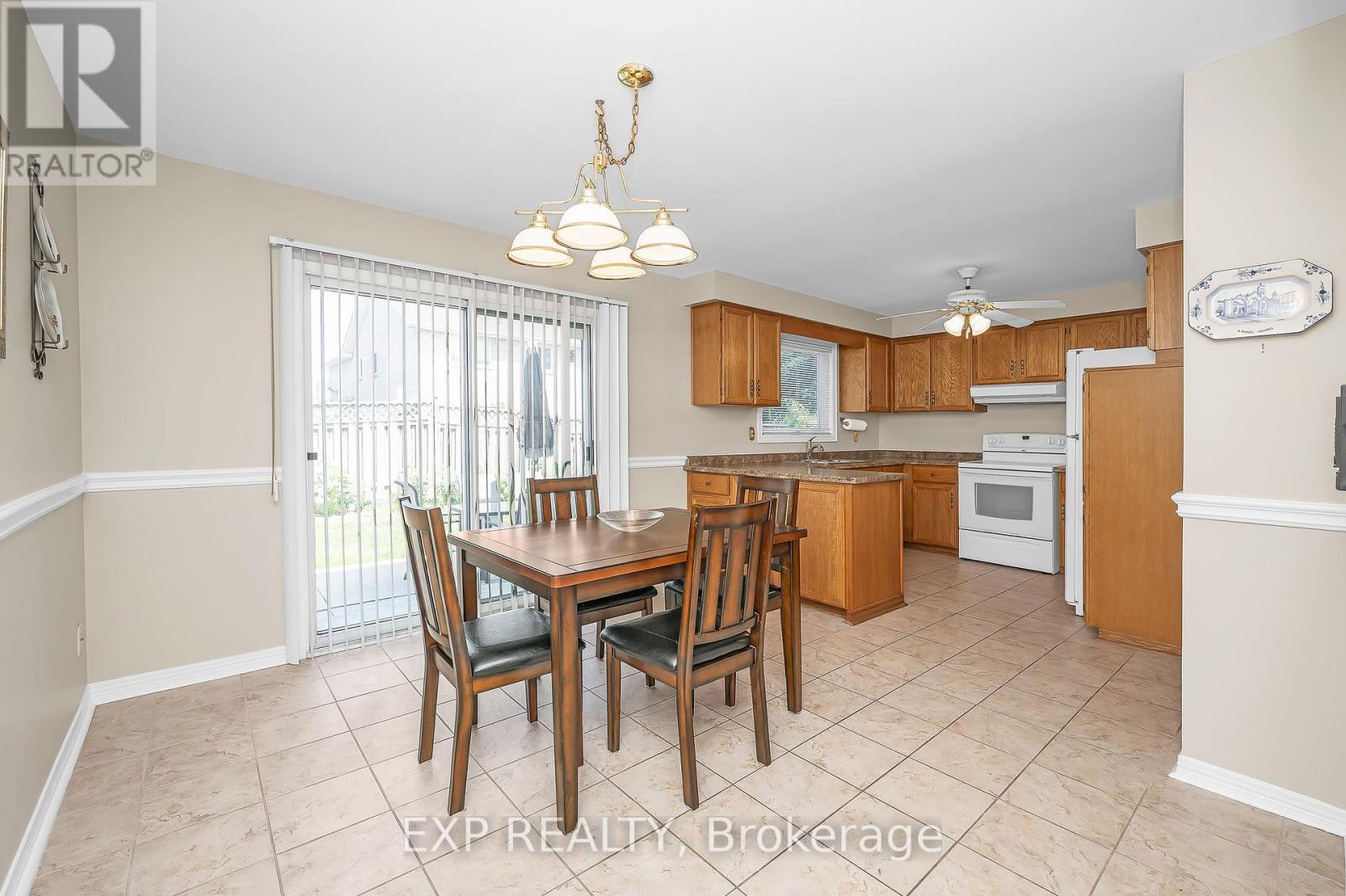 44 Wexford Road, Brampton, Ontario  L6Z 2W3 - Photo 17 - W12450634
