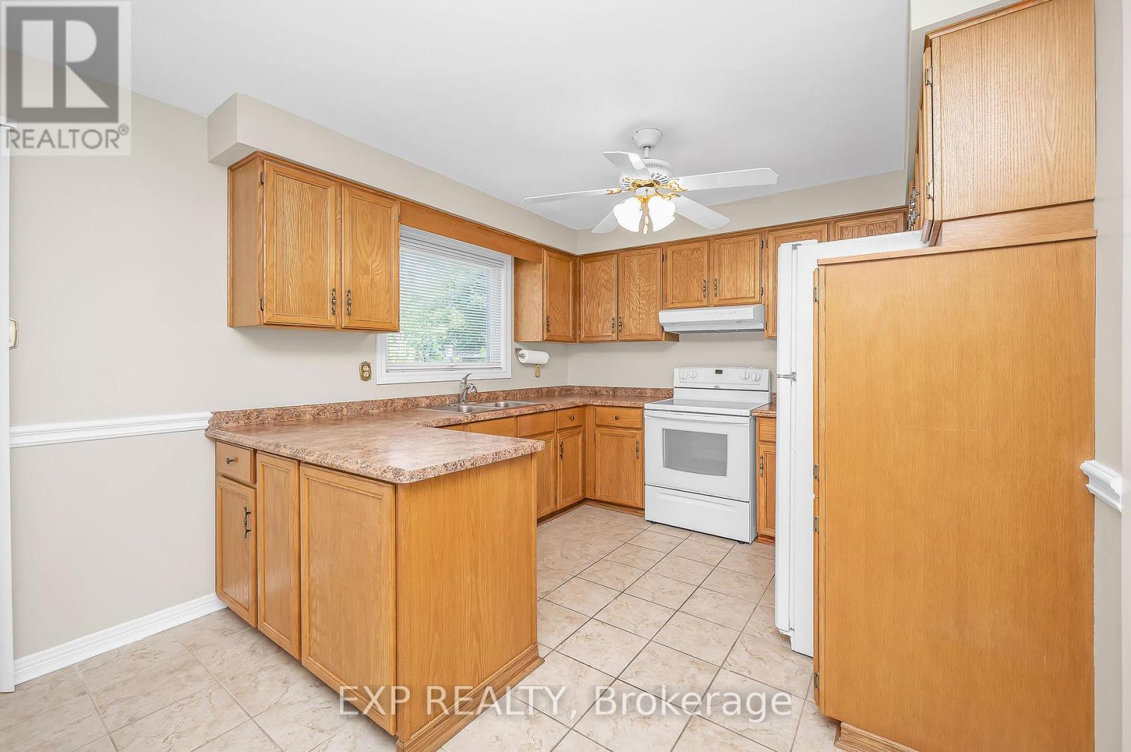 44 Wexford Road, Brampton, Ontario  L6Z 2W3 - Photo 19 - W12450634