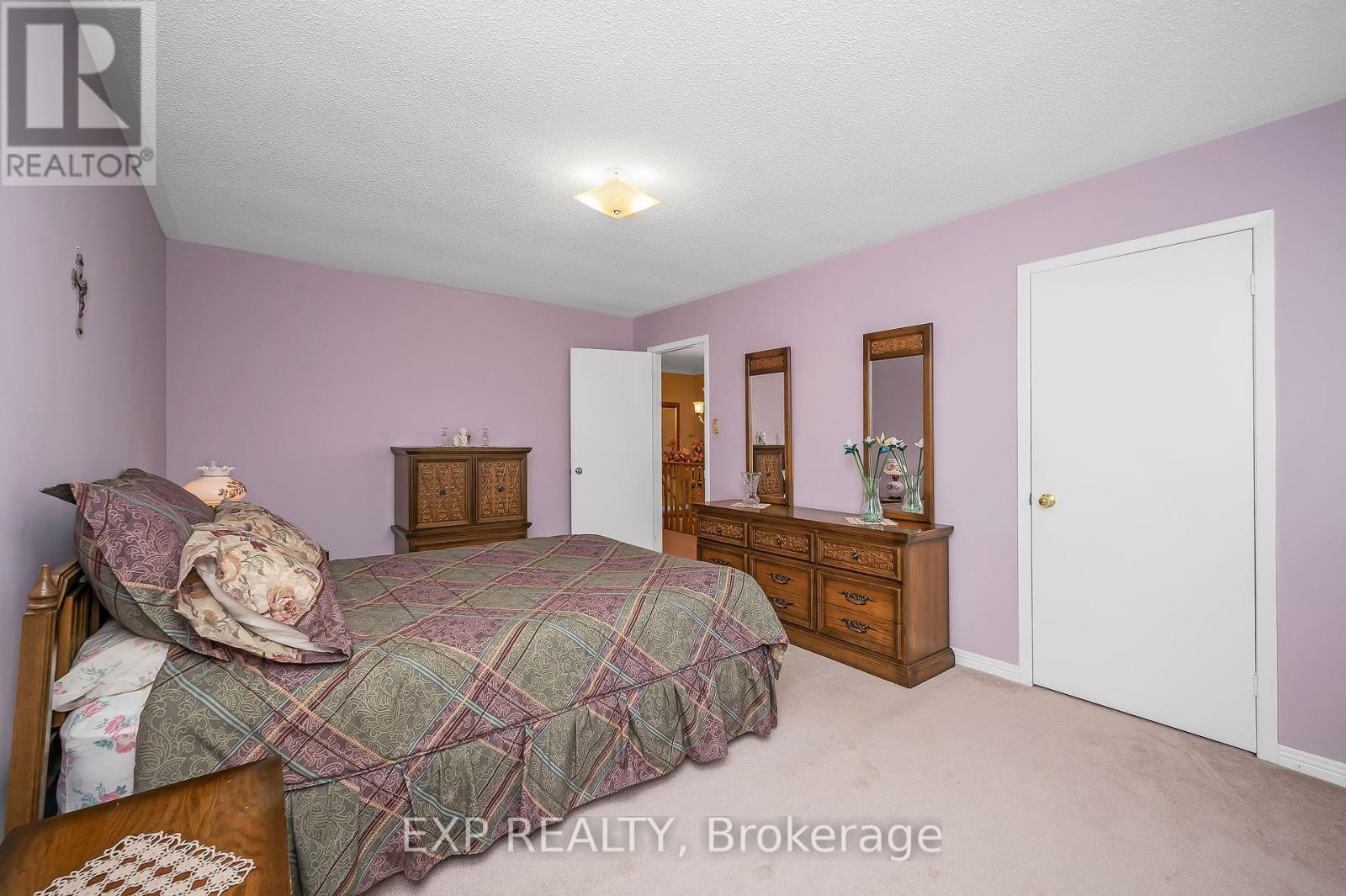 44 Wexford Road, Brampton, Ontario  L6Z 2W3 - Photo 20 - W12450634