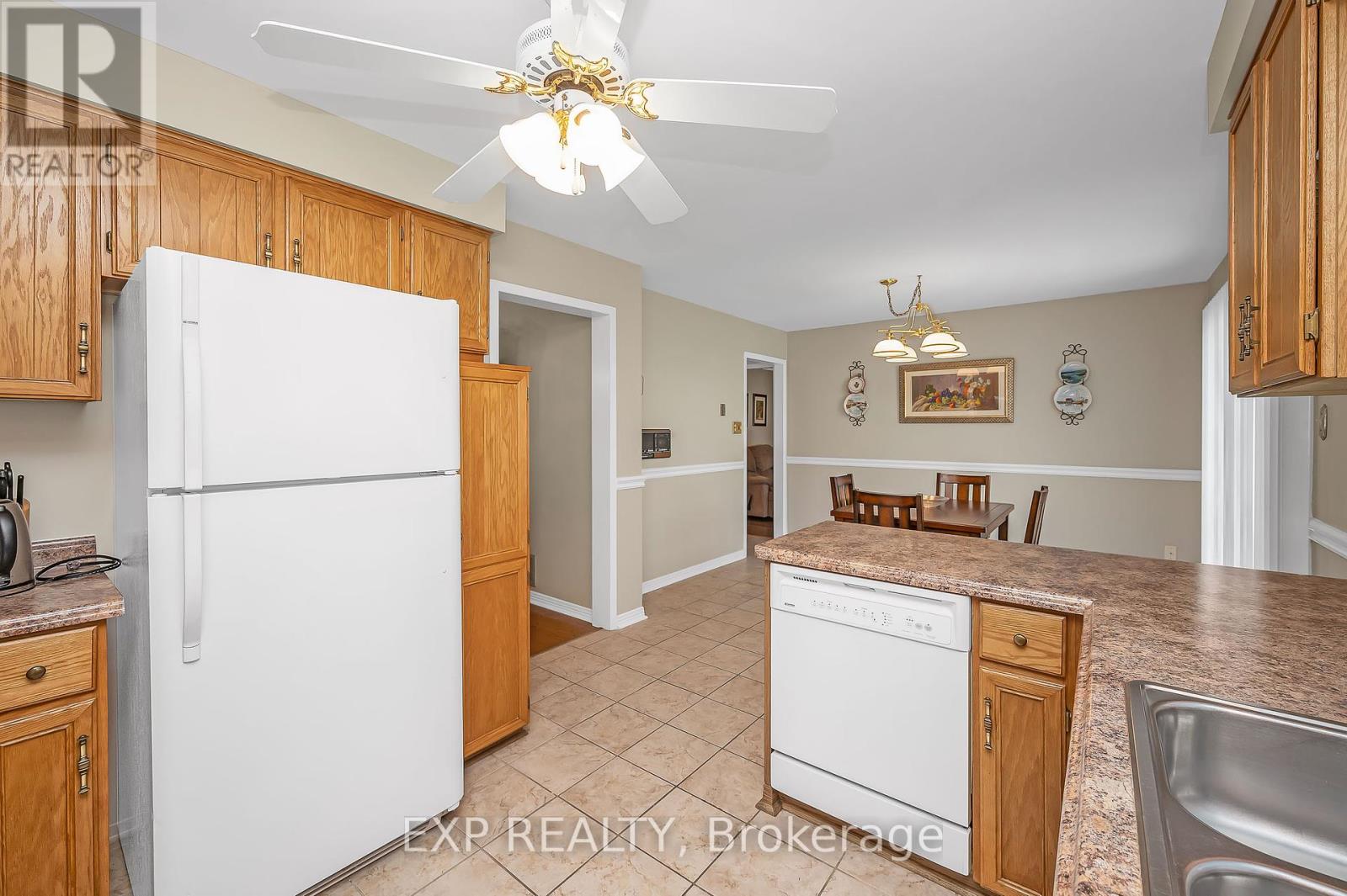 44 Wexford Road, Brampton, Ontario  L6Z 2W3 - Photo 23 - W12450634