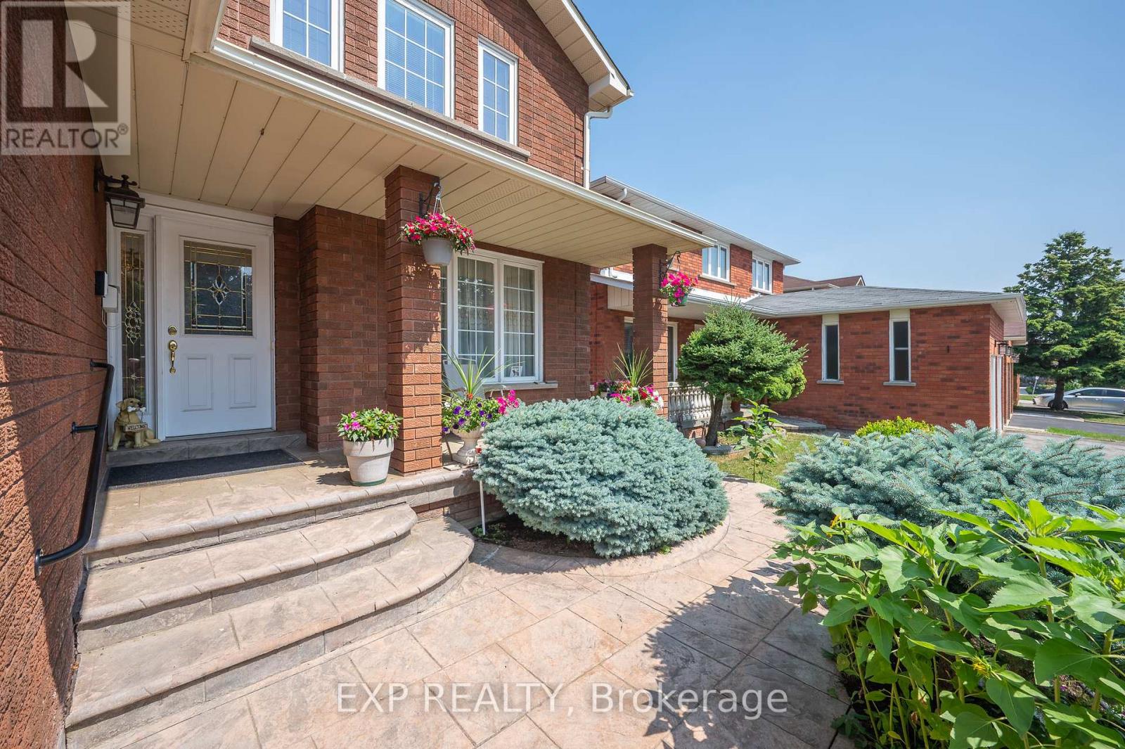 44 Wexford Road, Brampton, Ontario  L6Z 2W3 - Photo 3 - W12450634