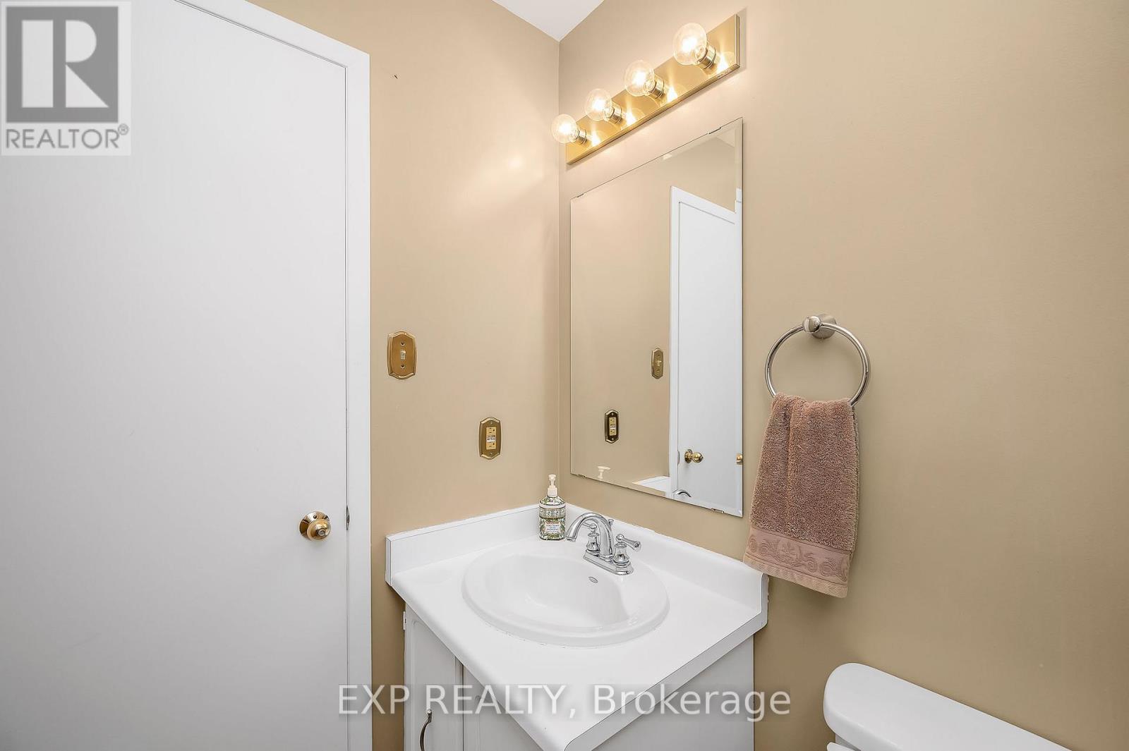 44 Wexford Road, Brampton, Ontario  L6Z 2W3 - Photo 41 - W12450634