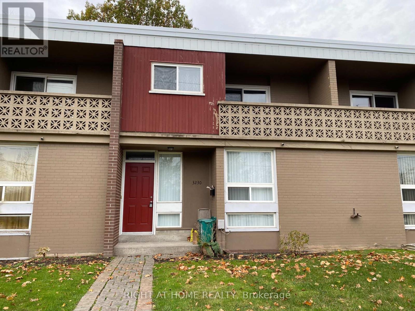 3230 THE CREDIT WOODLANDS, Mississauga, Ontario