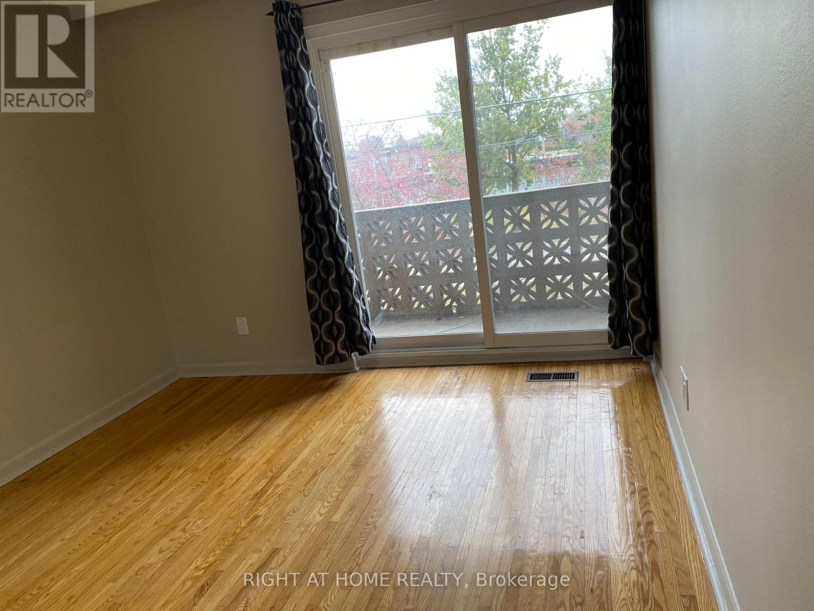 3230 The Credit Woodlands, Mississauga, Ontario  L5C 2J6 - Photo 8 - W12450637