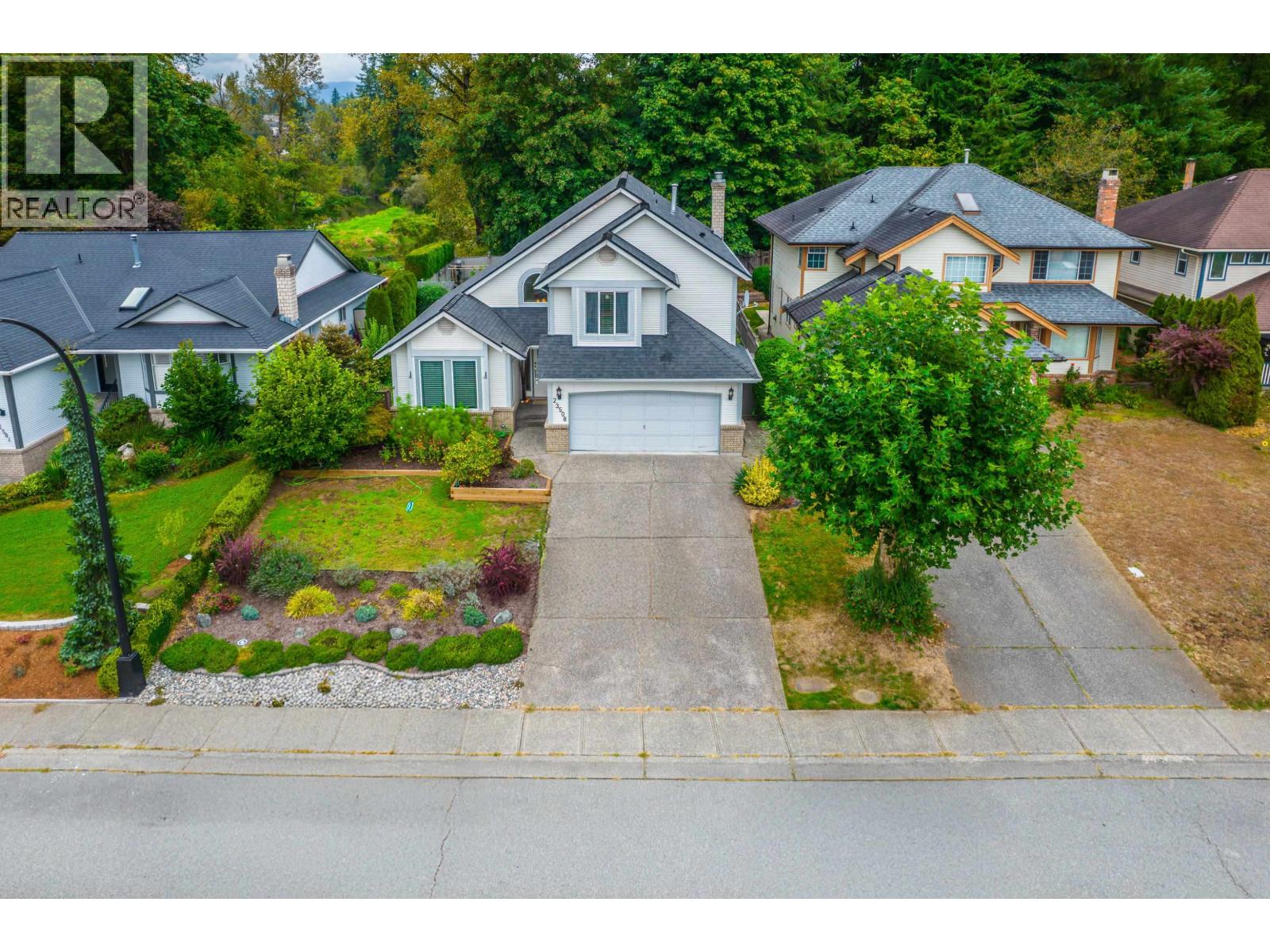 23508 Tamarack Lane, Maple Ridge, British Columbia  V2W 1A9 - Photo 2 - R3056167