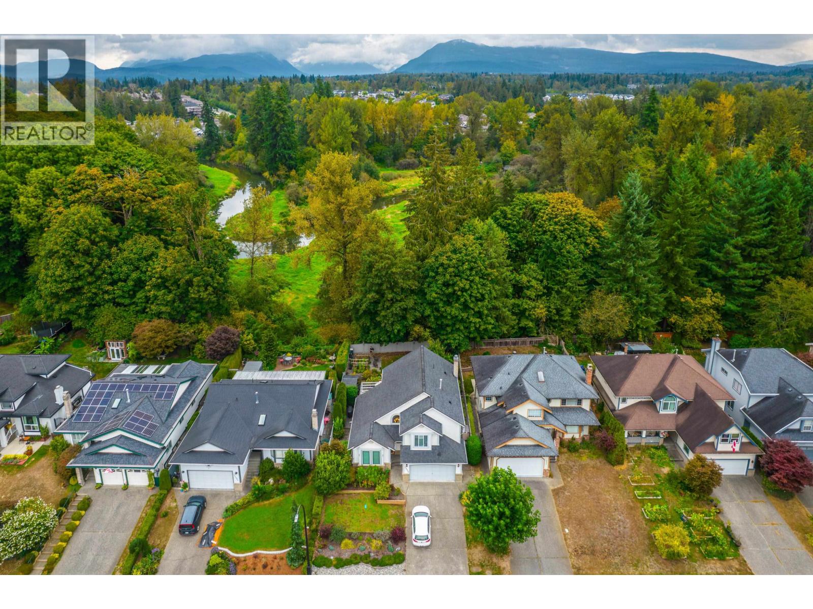 23508 Tamarack Lane, Maple Ridge, British Columbia  V2W 1A9 - Photo 3 - R3056167