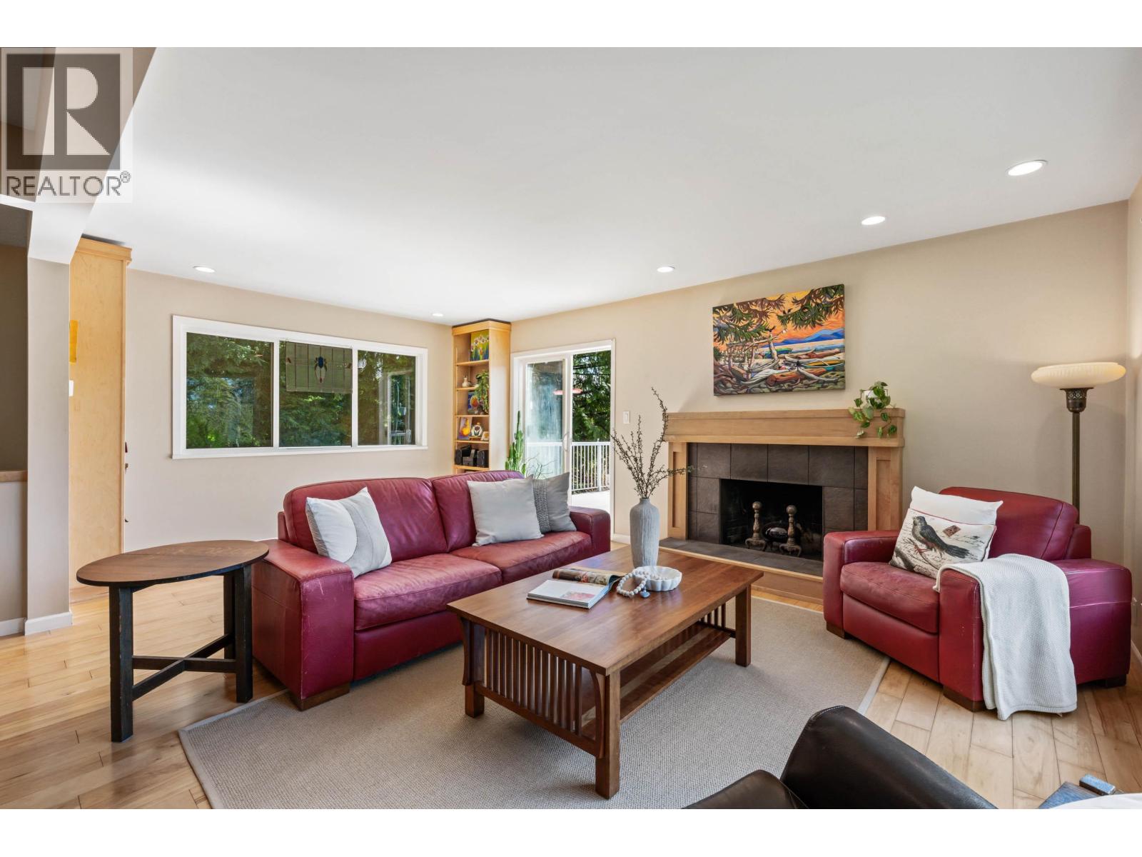 935 Stardale Avenue, Coquitlam, British Columbia  V3J 4W1 - Photo 3 - R3056184