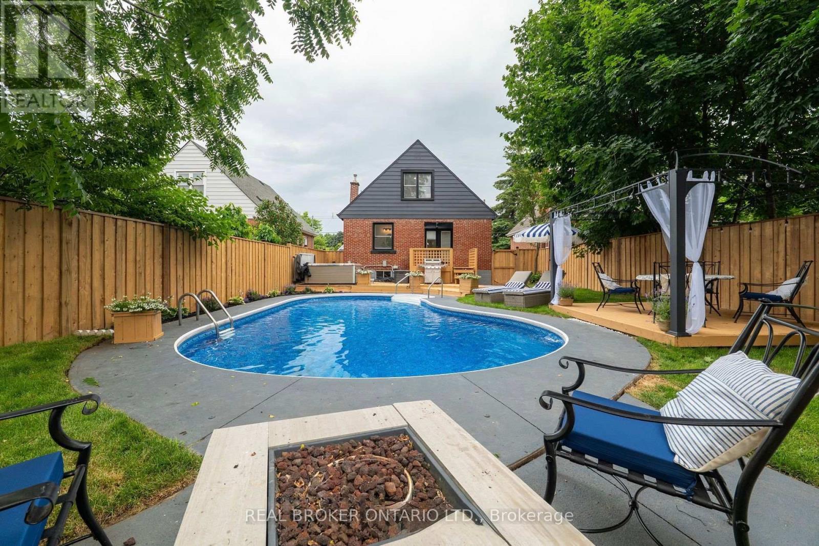 Basement - 220 Holmesdale Avenue S, Hamilton, Ontario  L8K 3M7 - Photo 14 - X12450623