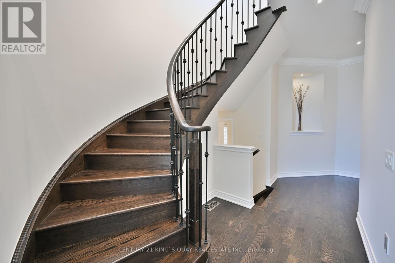 356 Hartwell Way, Aurora, Ontario  L4G 0W5 - Photo 5 - N12450363