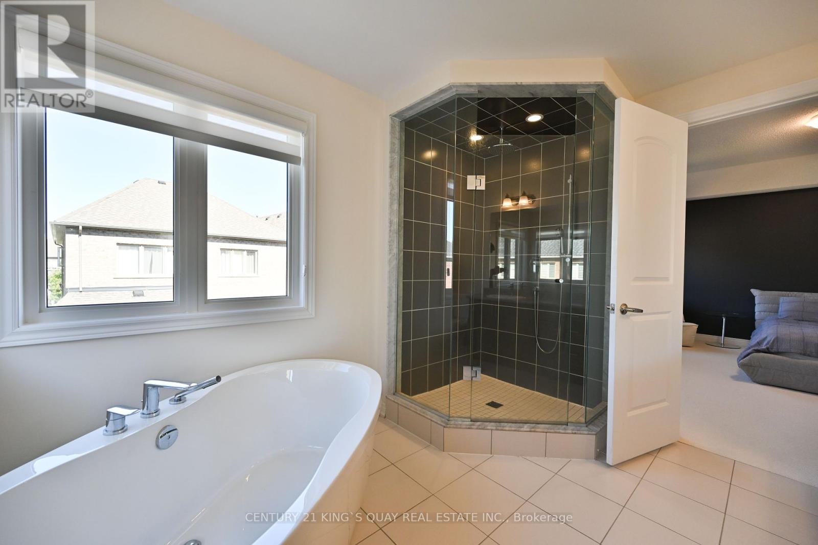 356 Hartwell Way, Aurora, Ontario  L4G 0W5 - Photo 17 - N12450363